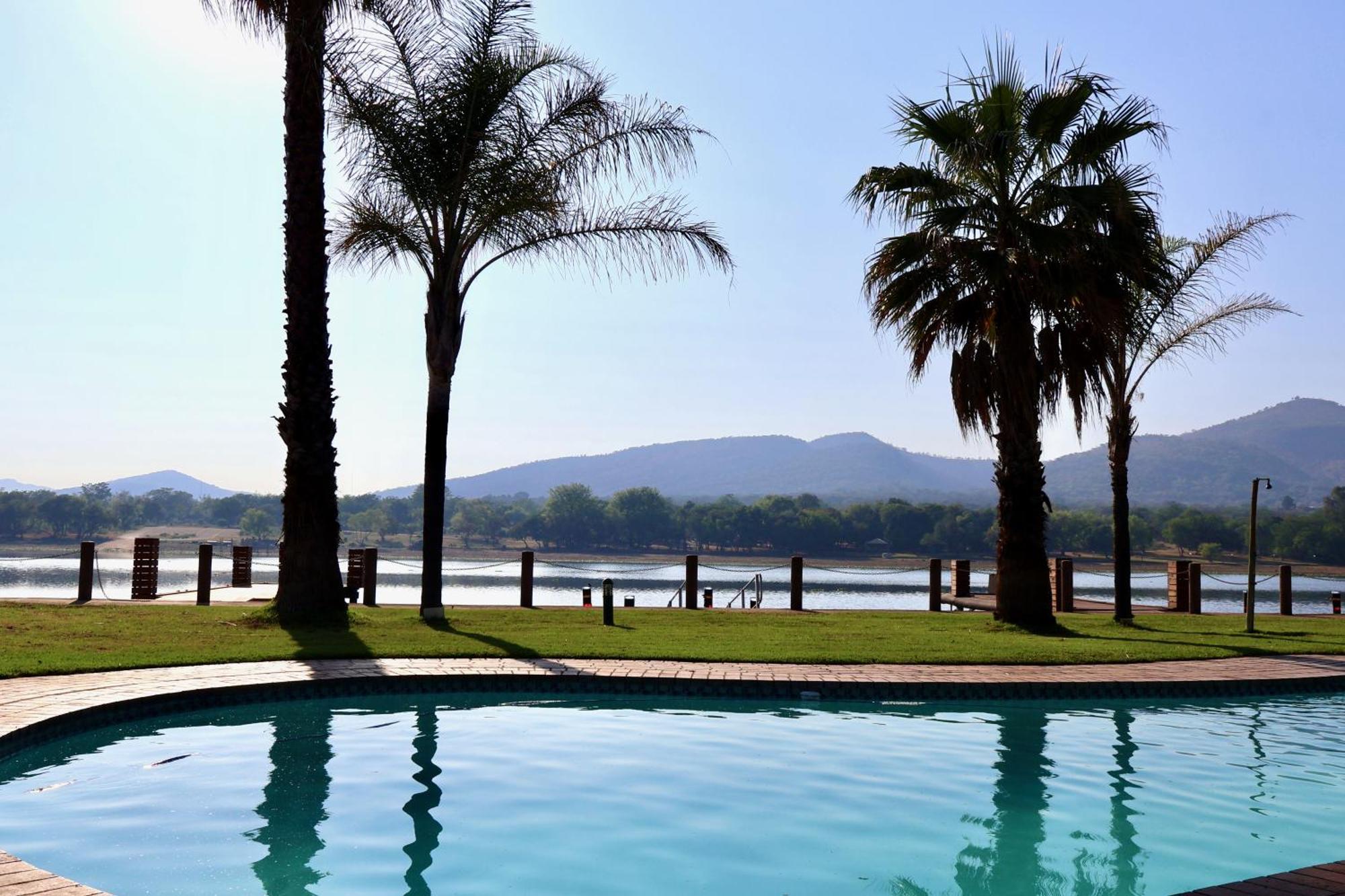 Hotel 37 On Eagles Hartbeespoort Exterior foto