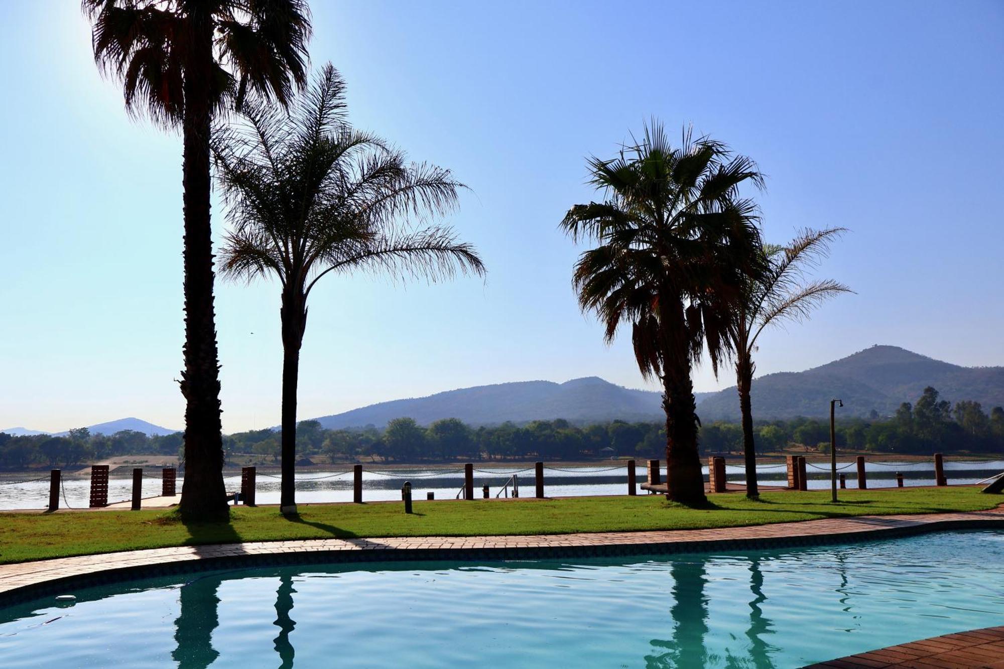 Hotel 37 On Eagles Hartbeespoort Exterior foto